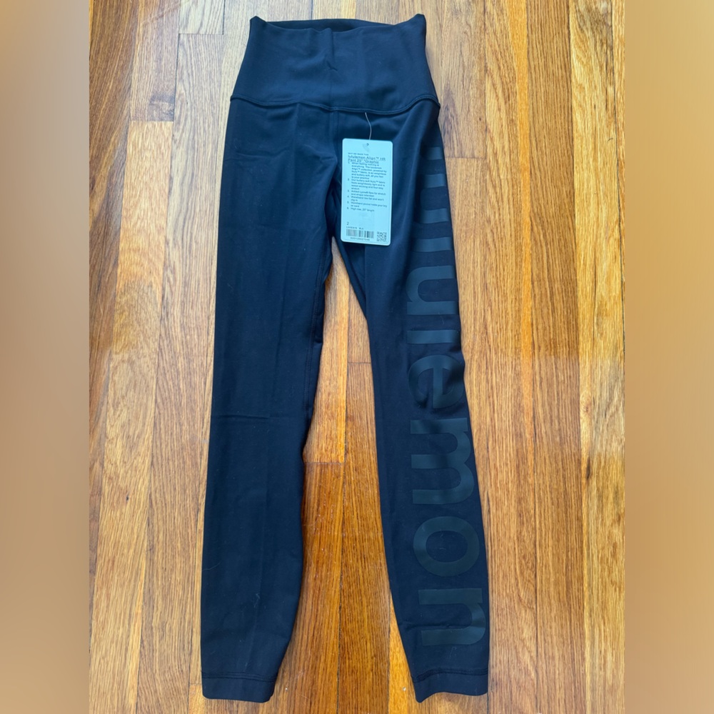 LULULEMON Black Align HR Pant 25” Graphic